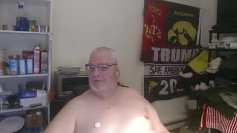 Snapshot of usgoober chatting on March 8, 4:56 am Eric online show from March 8, 4:56 am