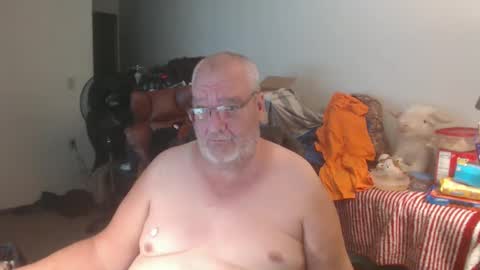 Snapshot of usgoober chatting on October 3, 4:20 am Eric online show from October 3, 4:20 am