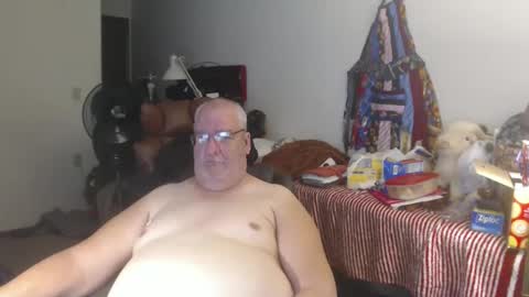 Snapshot of usgoober chatting on October 8, 2:47 pm Eric online show from October 8, 2:47 pm