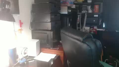 Snapshot of usgoober chatting on October 13, 2:44 am Eric online show from October 13, 2:44 am