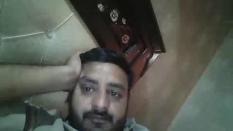 Snapshot of usman184 chatting on January 28, 8:25 am Mian184 online show from January 28, 8:25 am