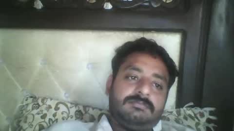 Snapshot of usman184 chatting on September 12, 1:28 am Mian184 online show from September 12, 1:28 am