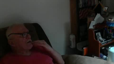 Snapshot of usmcmark63 chatting on February 21, 5:13 am lookin for free fun online show from February 21, 5:13 am