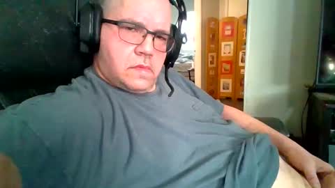 Snapshot of usstarr1 chatting on December 5, 9:28 pm usstarr1 online show from December 5, 9:28 pm