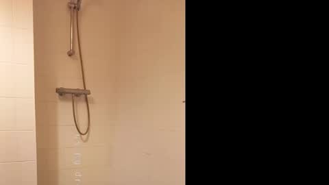 Snapshot of utrecht46 chatting on December 18, 7:36 am utrecht46 online show from December 18, 7:36 am