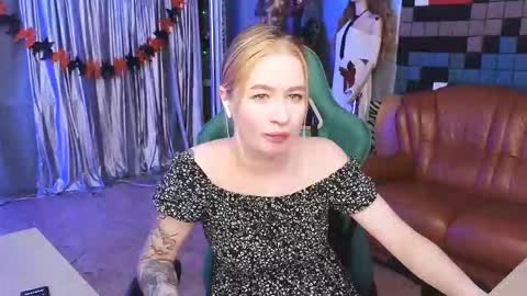 Leila online show from November 16, 10:26 pm