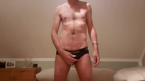 Snapshot of uwe_online chatting on November 4, 7:13 pm UWE online show from November 4, 7:13 pm