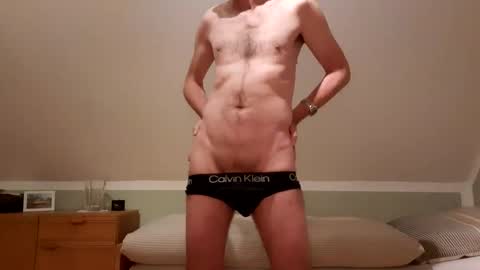 Snapshot of uwe_online chatting on November 20, 7:46 pm UWE online show from November 20, 7:46 pm