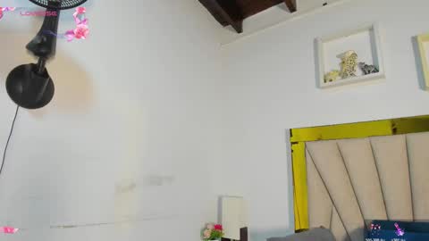 Snapshot of vahiolet_fuentes chatting on October 23, 2:55 am vahioleth online show from October 23, 2:55 am