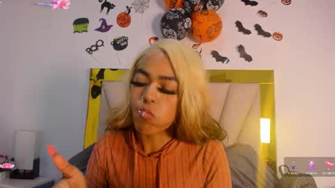 Snapshot of vahiolet_fuentes chatting on November 1, 2:57 am vahioleth online show from November 1, 2:57 am