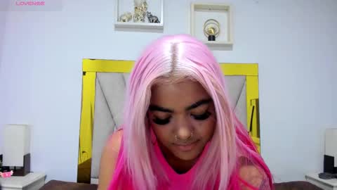 Snapshot of vahiolet_fuentes chatting on November 26, 2:56 am vahioleth online show from November 26, 2:56 am