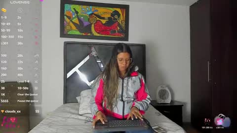 Snapshot of vahiolet_smith chatting on October 26, 3:34 am Vahiolet smith online show from October 26, 3:34 am