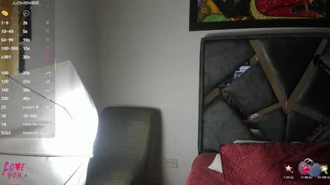 Snapshot of vahiolet_smith chatting on November 11, 3:39 am Vahiolet smith online show from November 11, 3:39 am