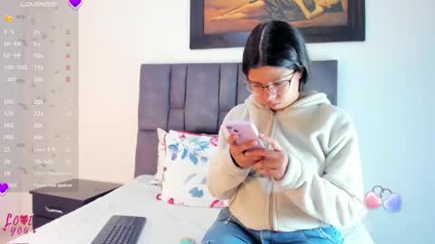 Vahiolet smith online show from May 14, 3:24 am