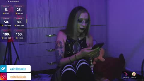 Vainilla Independent model online show from March 8, 1:47 am