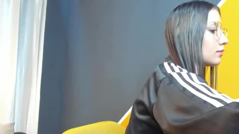 VaiolletCooper online show from April 1, 1:34 pm