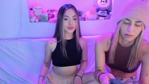 vaiolett_69 online show from April 5, 2:31 am
