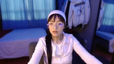 Snapshot of val_azuna chatting on November 7, 9:37 pm valentina online show from November 7, 9:37 pm