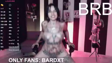 Snapshot of val_bardot1 chatting on October 30, 8:49 am first of all... who are u online show from October 30, 8:49 am