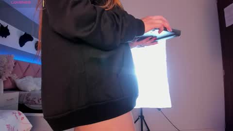 Snapshot of val_oconner chatting on October 30, 3:08 am val_oconner online show from October 30, 3:08 am