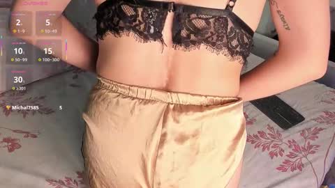 Snapshot of val_oconner chatting on November 28, 3:09 am val_oconner online show from November 28, 3:09 am