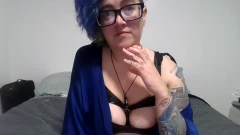 valarieak online show from September 26, 2:59 am