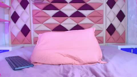 Snapshot of vale_castro1 chatting on September 19, 8:20 pm Valentina online show from September 19, 8:20 pm