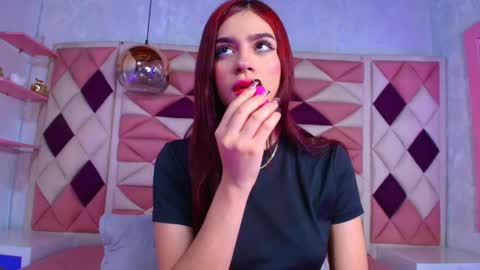 Snapshot of vale_castro1 chatting on November 12, 7:35 pm Valentina online show from November 12, 7:35 pm