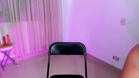 HI IM NEW online show from February 5, 7:07 pm