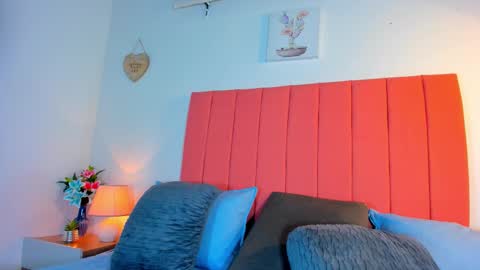 Snapshot of valen_rose0 chatting on October 20, 12:05 pm VALENTINA 3 online show from October 20, 12:05 pm