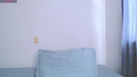 Snapshot of valen_thompson chatting on December 4, 7:11 pm IG-valen mendoza99 twitter valenthompson99 online show from December 4, 7:11 pm