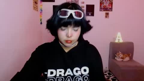 Snapshot of valenbeauty chatting on June 3, 2:03 am valenbeauty online show from June 3, 2:03 am