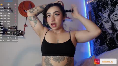 Snapshot of valenor_ chatting on January 30, 6:35 am valentina online show from January 30, 6:35 am