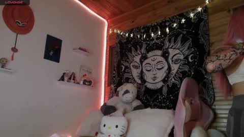 Snapshot of valenor_ chatting on March 9, 3:11 am valentina online show from March 9, 3:11 am