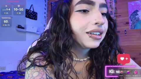 Snapshot of valenor_ chatting on September 13, 5:18 am valentina online show from September 13, 5:18 am