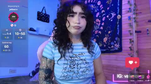 Snapshot of valenor_ chatting on October 3, 3:58 am valentina online show from October 3, 3:58 am
