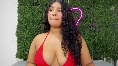 Snapshot of valentina_0_ chatting on November 26, 10:11 pm Valentina online show from November 26, 10:11 pm