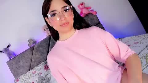 Snapshot of valentina_alba chatting on December 13, 2:38 pm Valentina online show from December 13, 2:38 pm