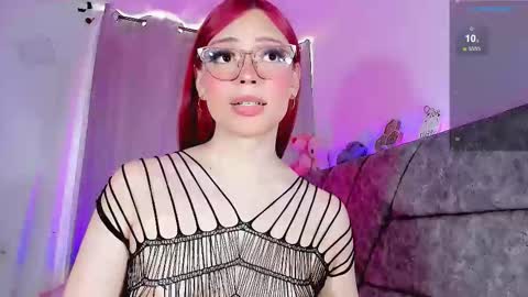 Snapshot of valentina_alba chatting on November 22, 5:34 pm Valentina online show from November 22, 5:34 pm