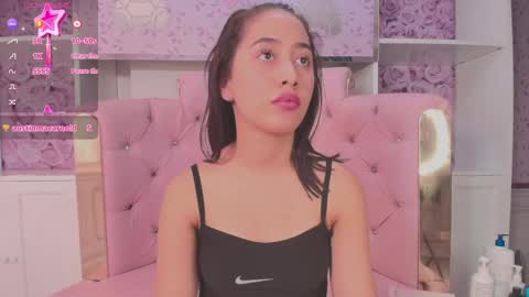 Snapshot of valentina_cortes72 chatting on February 6, 2:37 pm Valentina online show from February 6, 2:37 pm