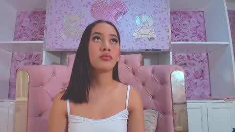 Snapshot of valentina_cortes72 chatting on February 17, 11:34 am Valentina online show from February 17, 11:34 am