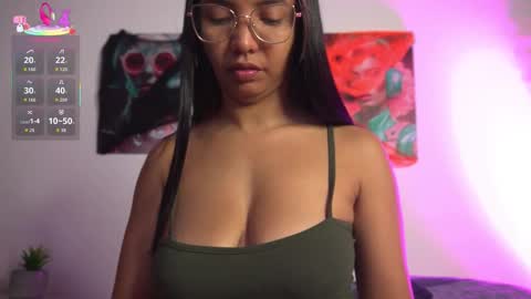 Snapshot of valentina_king18 chatting on October 25, 11:07 am VALENTINA online show from October 25, 11:07 am