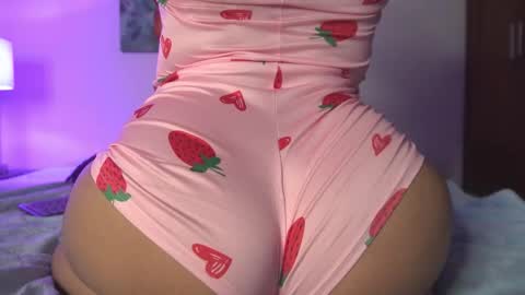 Snapshot of valentina_king18 chatting on October 28, 11:29 pm VALENTINA online show from October 28, 11:29 pm