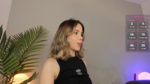 Snapshot of valentina_m17 chatting on September 27, 1:54 am VALENTINA online show from September 27, 1:54 am