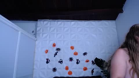 Snapshot of valentina_mature chatting on October 11, 9:41 am Valentina online show from October 11, 9:41 am