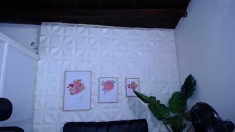 Snapshot of valentina_mature chatting on November 1, 10:45 pm Valentina online show from November 1, 10:45 pm