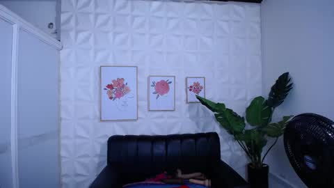 Snapshot of valentina_mature chatting on November 12, 11:03 pm Valentina online show from November 12, 11:03 pm