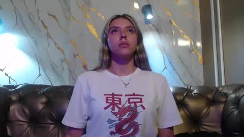 Snapshot of valentina_red18 chatting on September 8, 6:40 pm Valentina online show from September 8, 6:40 pm