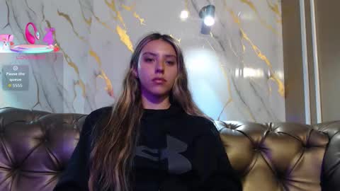 Snapshot of valentina_red18 chatting on September 15, 2:28 pm Valentina online show from September 15, 2:28 pm