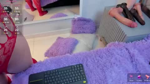 Mia  online show from January 31, 7:11 pm